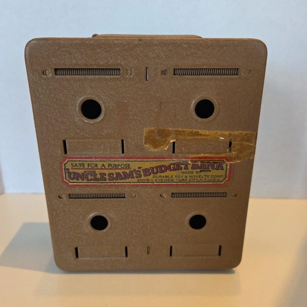 4.5 W X 5.25 T UNCLE SAMS BUDGET BANK MADE BY‎ DURABLE TOY AND NOVELTY CO NO KEY